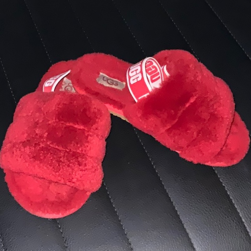 UGG TODDLER RED FLUFF YEAH SLIDE SIZE 10
